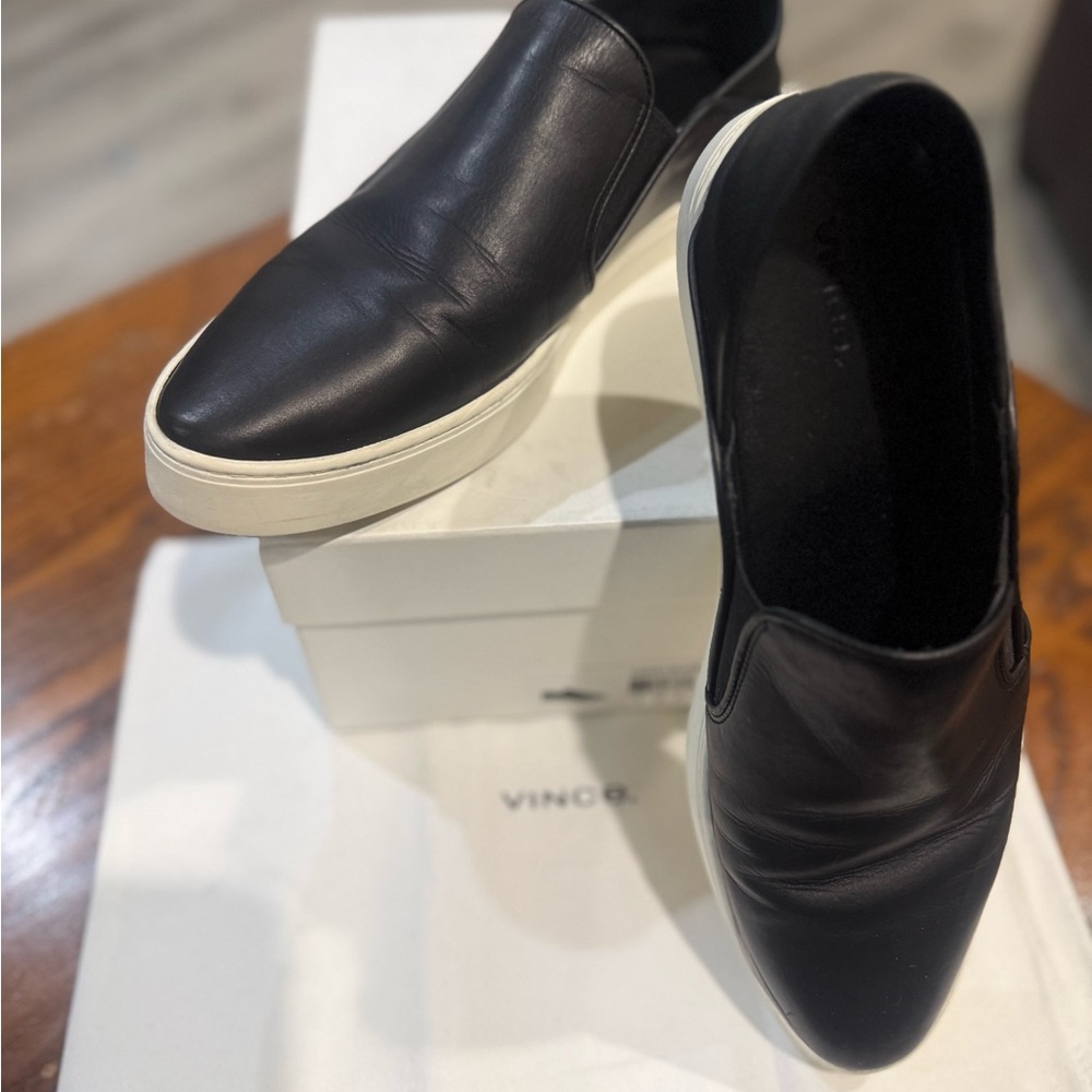Vince Slip-On sneakers black sz  10 EUC